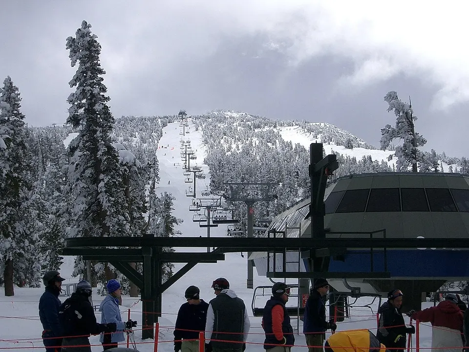 Telesilla y pistas de Heavenly Mountain Resort.