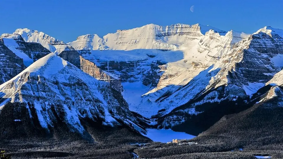 Vista hacia Lake Louise desde la estación Ski Louise.
