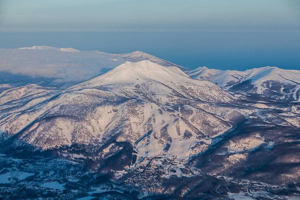 Laderas nevadas de Niseko Annupuri y la zona de Hirafu, en Hokkaido.