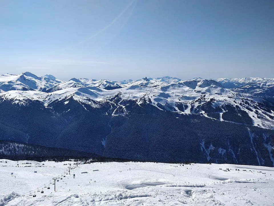 Whistler Mountain y las montañas de Garibaldi desde Seventh Heaven, en Blackcomb.